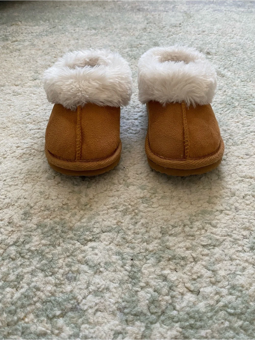 Toddler Cozy Tan Faux Fur Lined Slippers Size 7